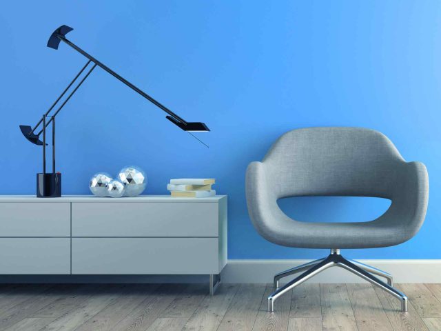 https://johnids.com/wp-content/uploads/2017/05/image-chair-blue-wall-640x480.jpg